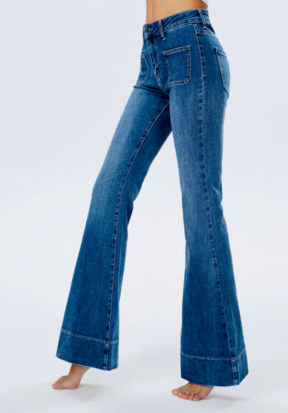 The Framlingham Skinny Flare jeans - mid wash